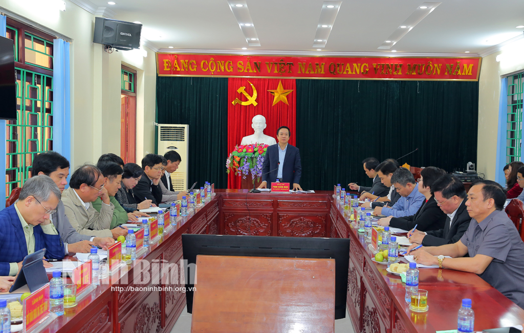 Đoàn công tác của tỉnh kiểm tra việc xây dựng nông thôn mới nâng cao tại huyện Yên Mô